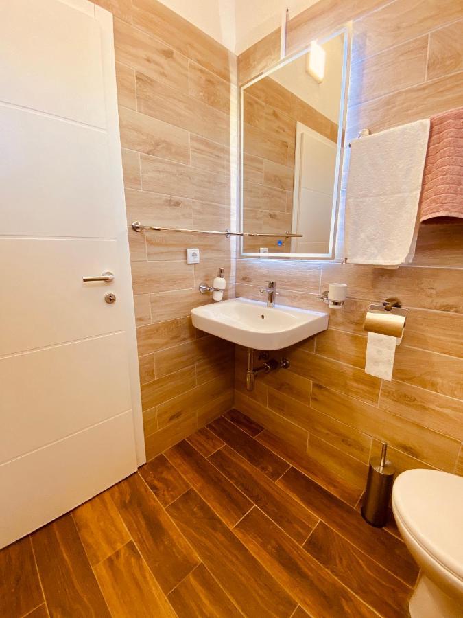 Apartment Elena *